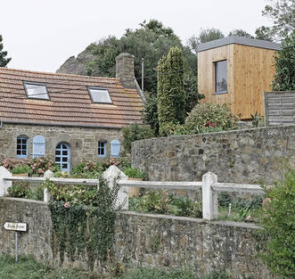 Maison granit bord de mer