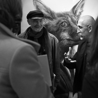 Valeriu Mladin – charcoal drawings on Canson paper from the Political Bestiary series; solo exhibition at Casa Artelor – Mogoșoaia, curated by Mihai Plămădeală. Monumental works depicting humans with animal heads as metaphors of the political world, with images from the opening, Alexandru Patatics Valeriu Mladin – desene în cărbune pe hârtie Canson din seria Political Bestiary; expoziție personală la Casa Artelor – Mogoșoaia, curator Mihai Plămădeală. Lucrări monumentale care reprezintă oameni cu cap de animale, metafore ale lumii politice, cu imagini de la vernisaj, Vasile Tolan