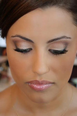 facewear makeup golden shadow