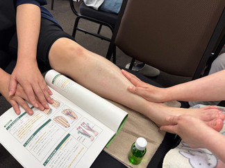 介護リハビリセラピスト講座で練習を重ね、足のむくみが改善しました。