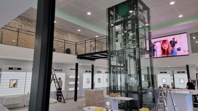 Ascenseur Optical Center à Blois - MIR GALERIE