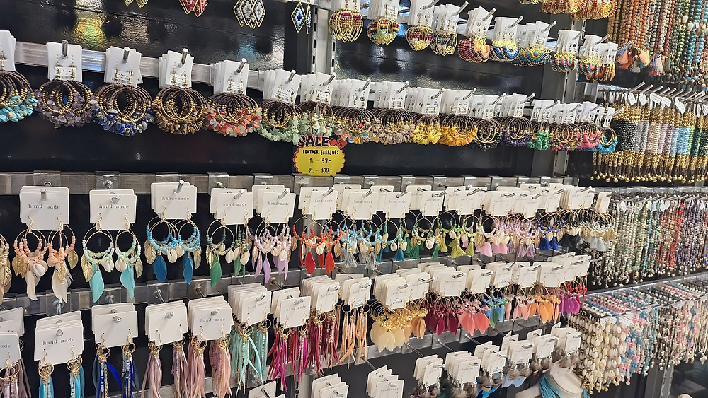 2026】タイで買うべきアクセサリー25選！市場で探すお土産から人気