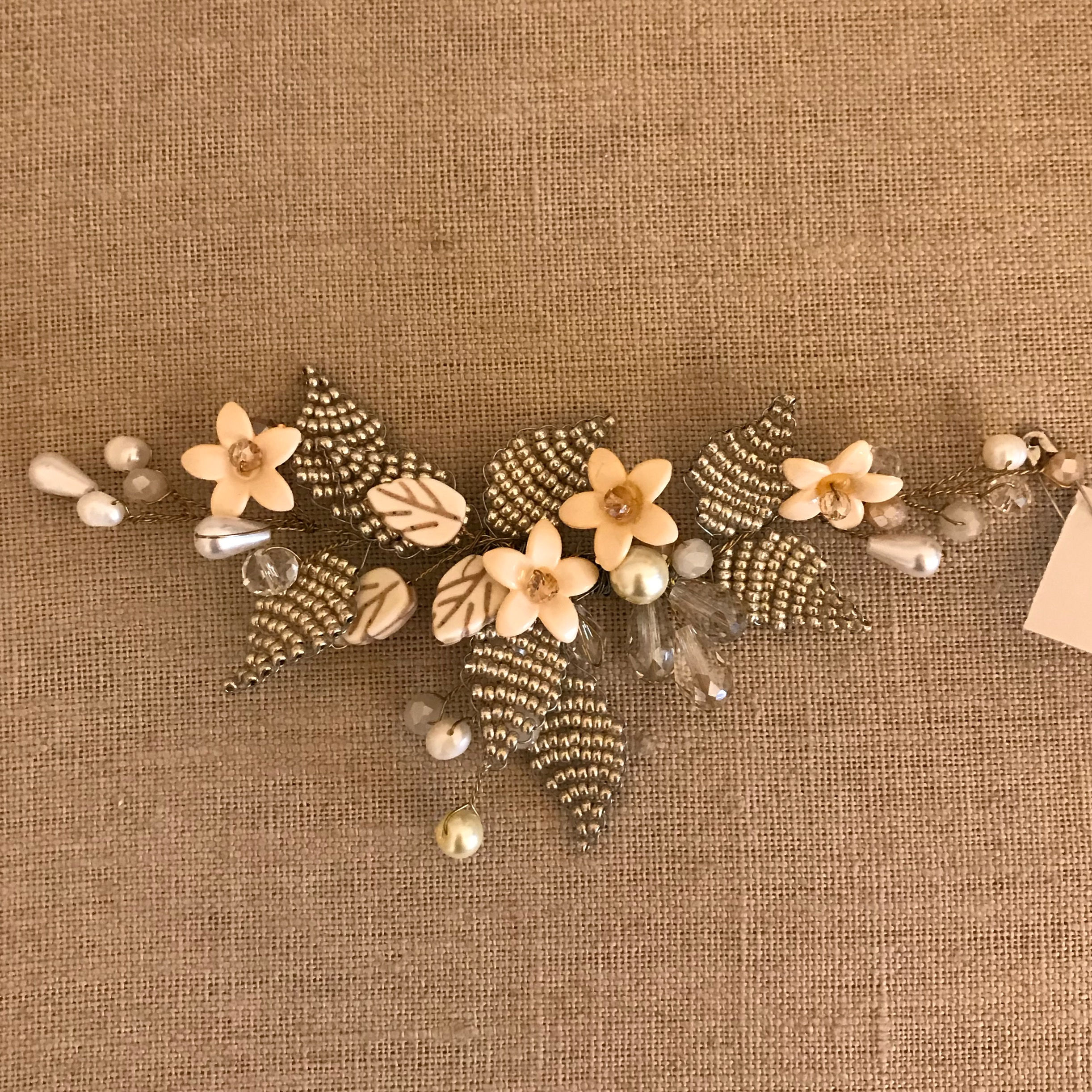 S1-TOCADO DE HOJAS, CRISTAL Y PEDRERÍA