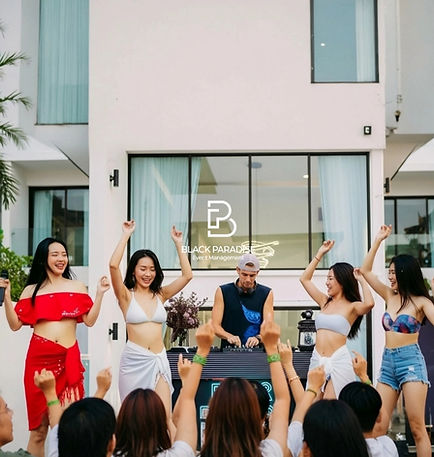 풀빌라 파티1_edited.jpg