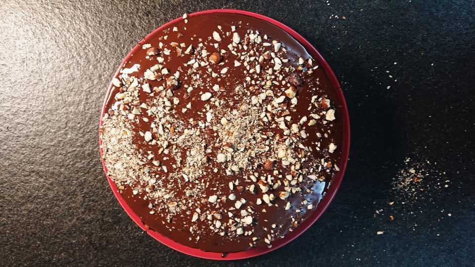 Vegane Bananen - Erdnuss Schokotorte mit Suchtfaktor