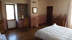 chambre 1_ bedroom