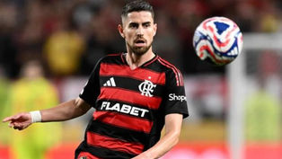 Jorginho chega pra ser titular