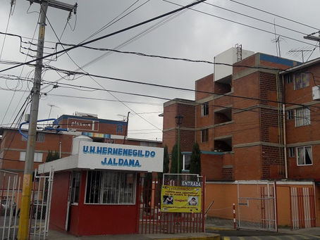 Se piden credenciales a los vecinos a cambio de pintar su casa.