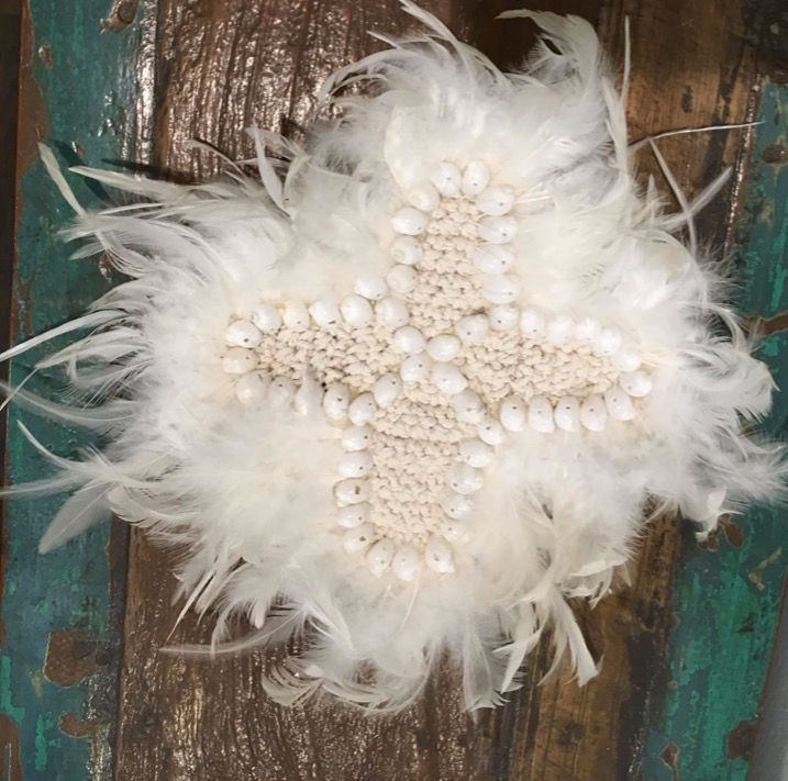 Thumbnail: Feathered Shell Cross Wall Decor