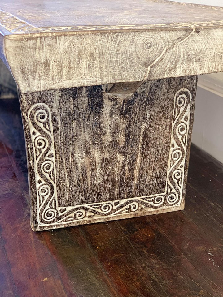 Thumbnail: Borneo Island Table