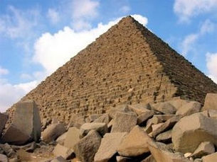 Il sottile potere delle piramidi