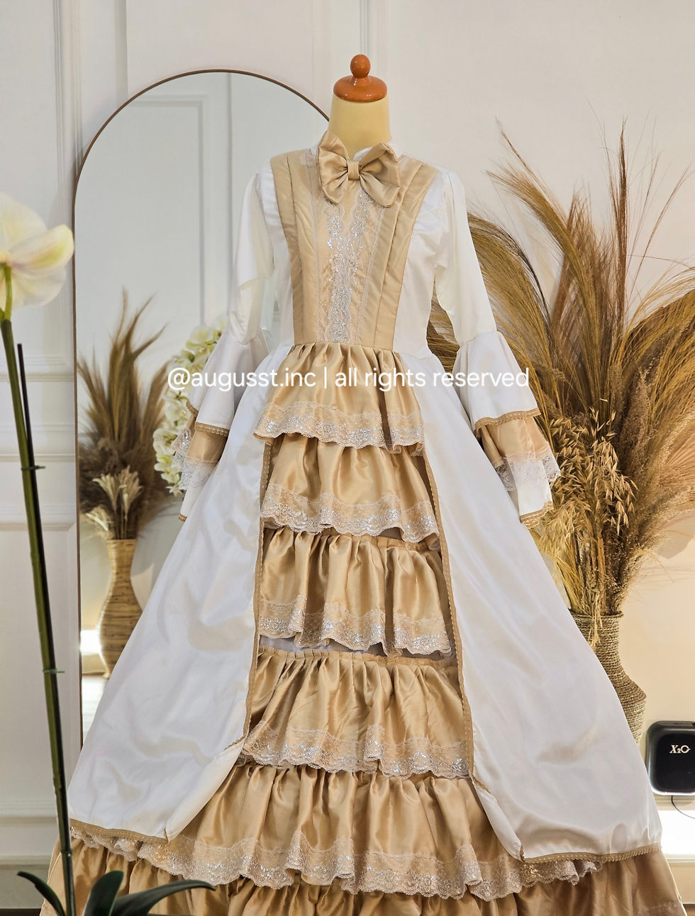 Thumbnail: Kostum Internasional - Noni Belanda (gaun 3 layer)