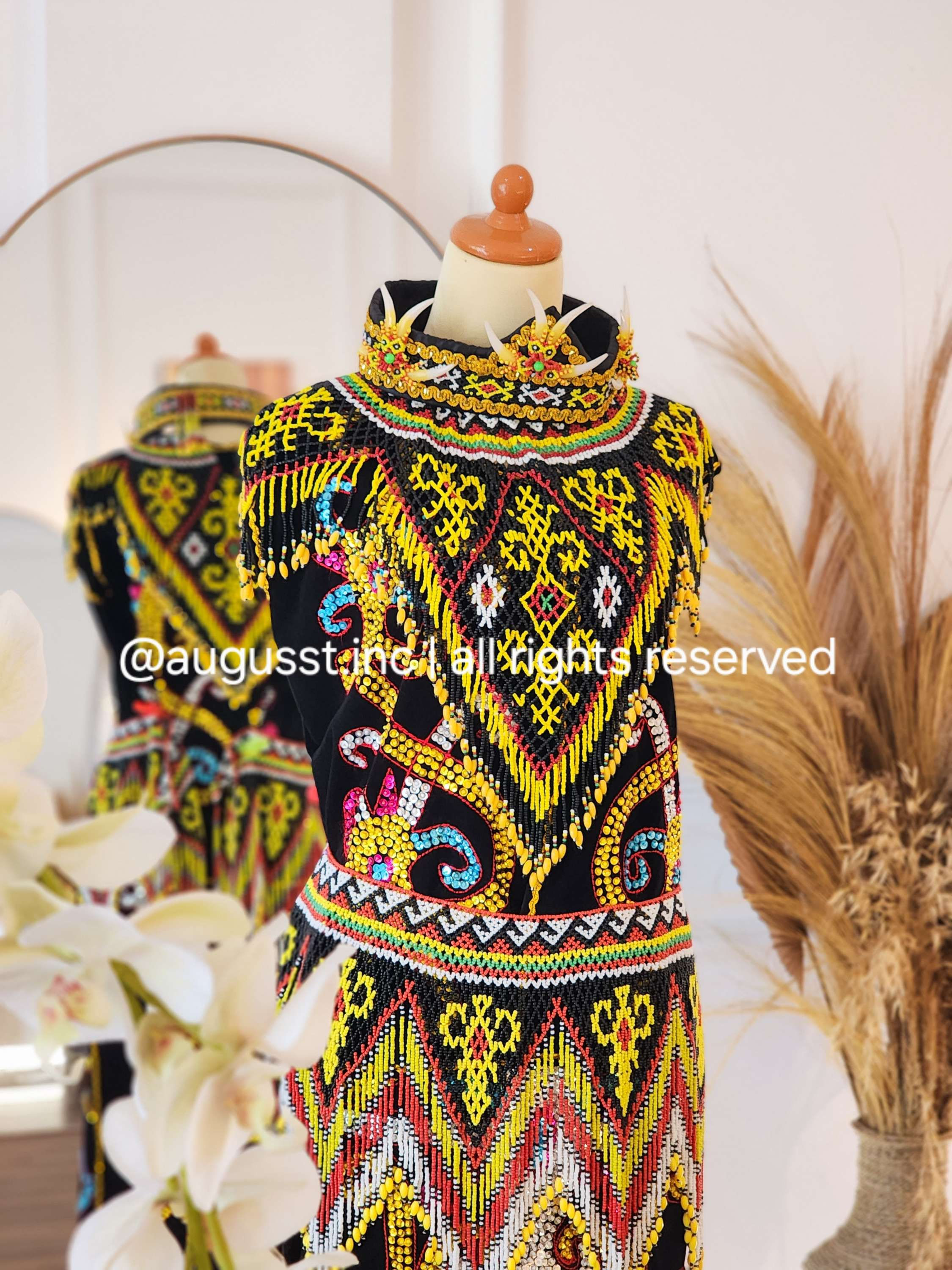 Baju Adat Premium - Dayak Hitam Wanita (Full Set Rumbai)