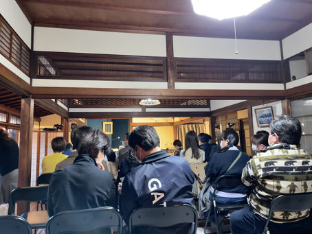 古民家でギターを聴く