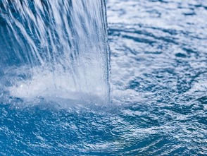 L'eau ! Claire ou pas très claire, voir polluée ?
