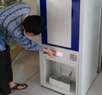 ATM Beras di Indonesia Membantu Mereka yang Kehilangan Pekerjaan