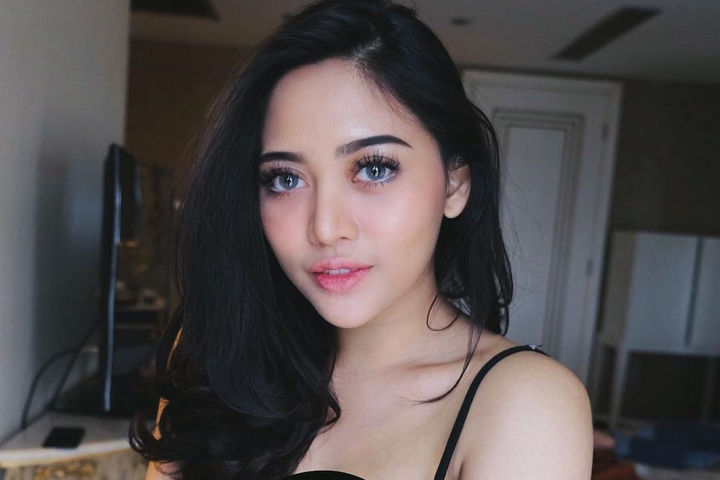 Hari Ibu, Selebgram Rachel Vennya Unggah Foto Lepas Hijab