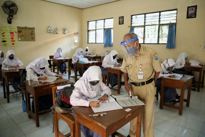 5 Murid-1 Guru Kena Corona, PTM di SMKN 1 Sedayu Bantul Disetop