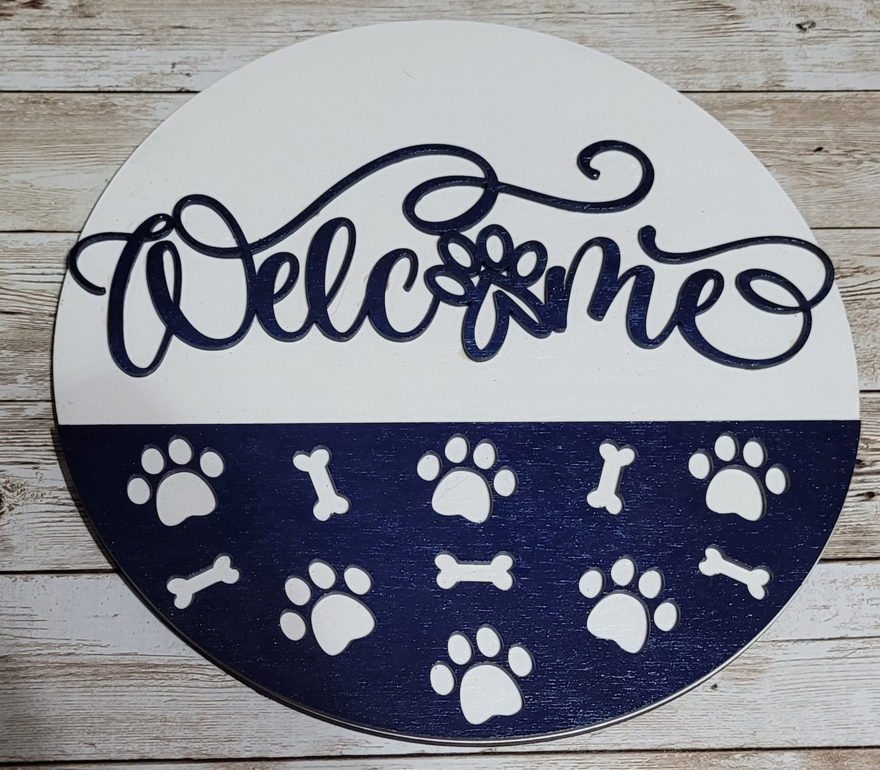 Welcome 10 inch round paw prints