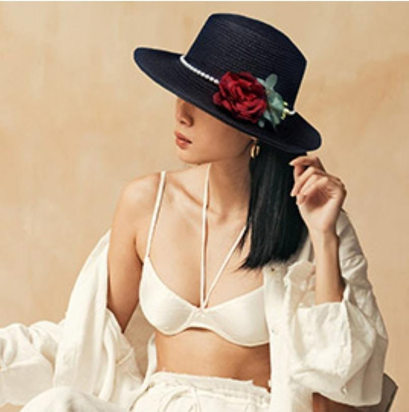 Thumbnail: Pearl Band Rose Hat