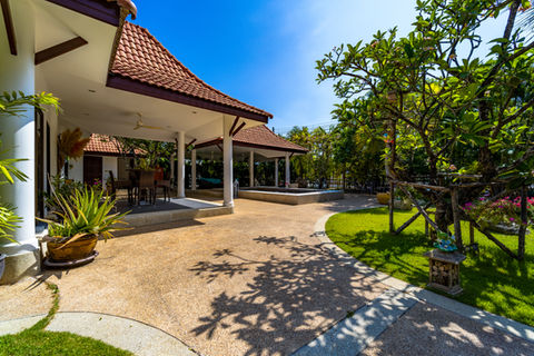 4 Royal Garden 44.jpg