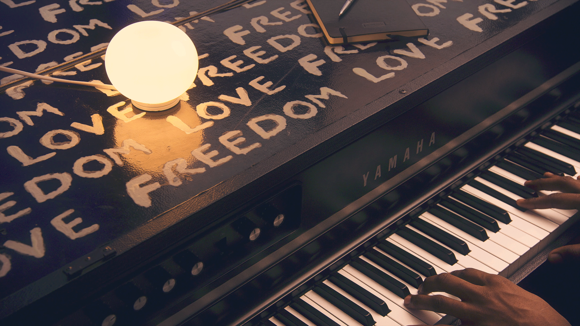AloeBlacc-Piano-V2.gif