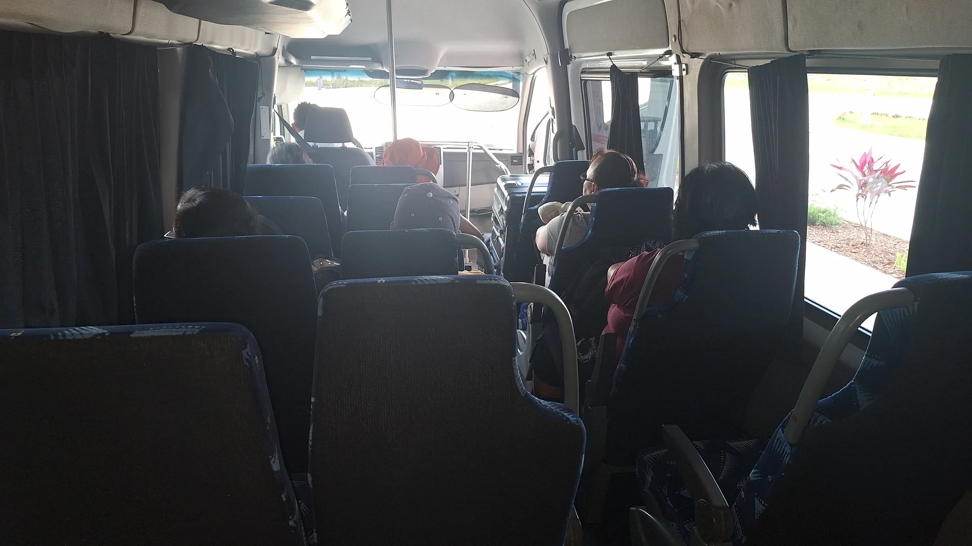 Transporte de estación Tren Maya Bacalar al ADO