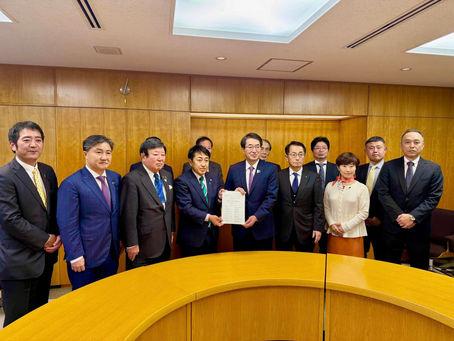 「国道403号の4車線化等の整備促進について」の要望書を提出してまいりました