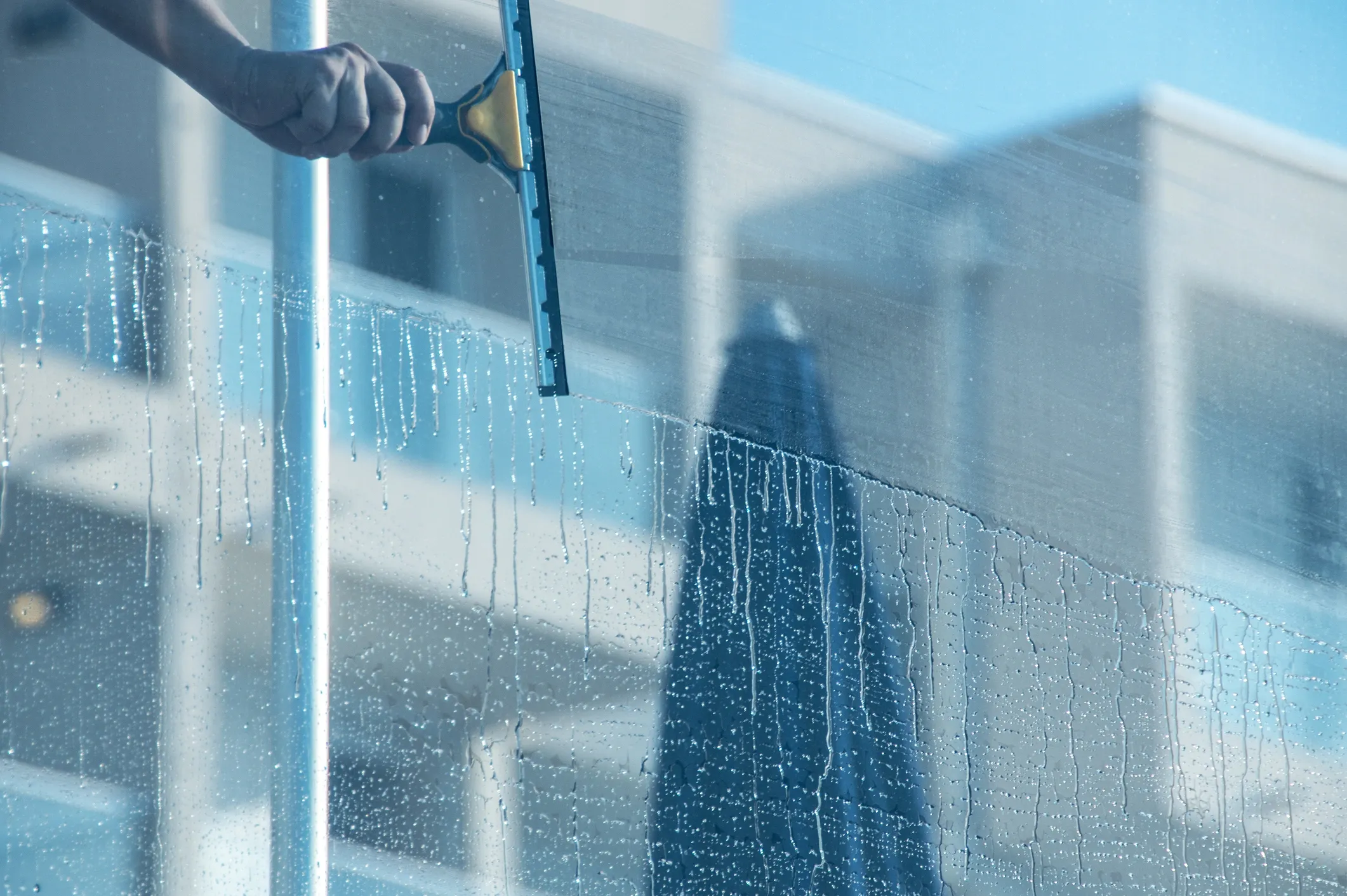 Exterior window cleaning Gold Coast – clear glass after house washing