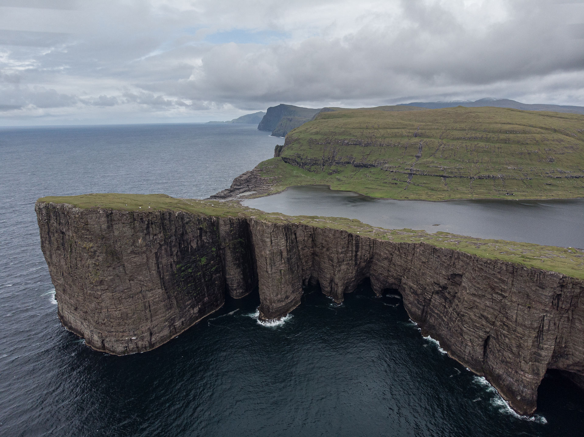 Trælanípa Cliffs from the drone