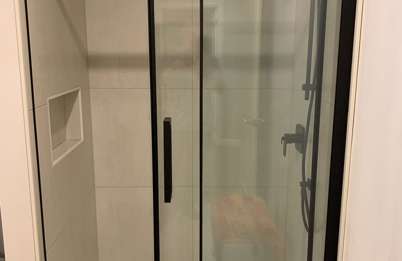 Homme à tout faire à Québec - Installation module de douche vitrée