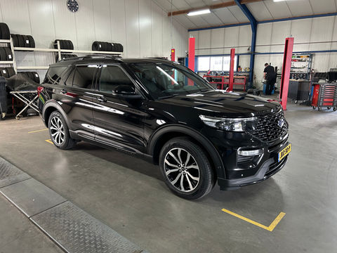 Ford Explorer Zwart
