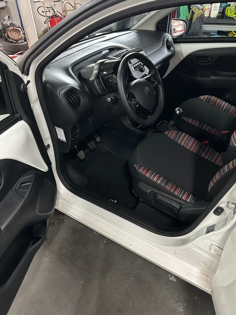 Citroen c1 interieur schoon