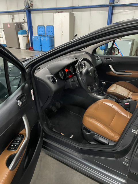 Interieur peugeot 308sw schoon