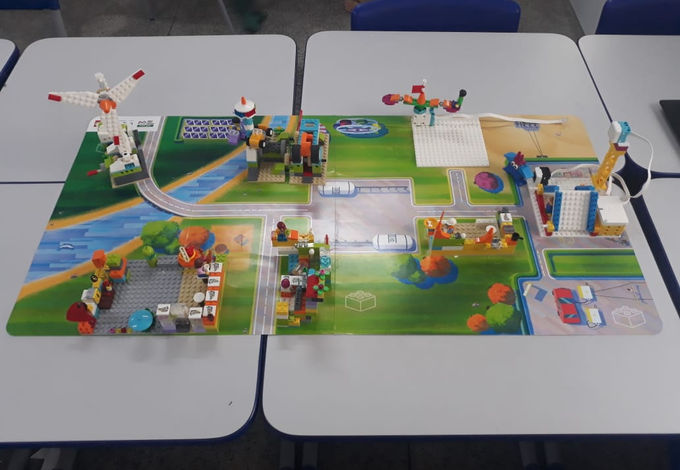 O projeto robótica foi recebido com muita alegria pelas turmas do 3º ano  - Esquadrão VP 1. Eles desenvolveram de forma criativa e harmoniosa, mas como recebemos um pouco atrasado os equipamento não foi possível concluir todo o projeto. 