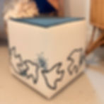 tabouret bas brodé Les oiseaux