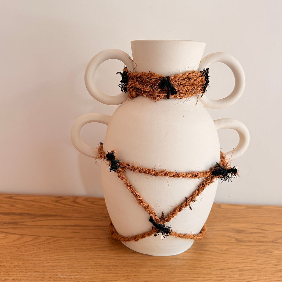 Vase blanc anses et cordes, céramique