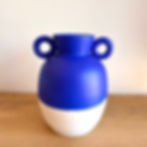 vase rond blanc et bleu outremer