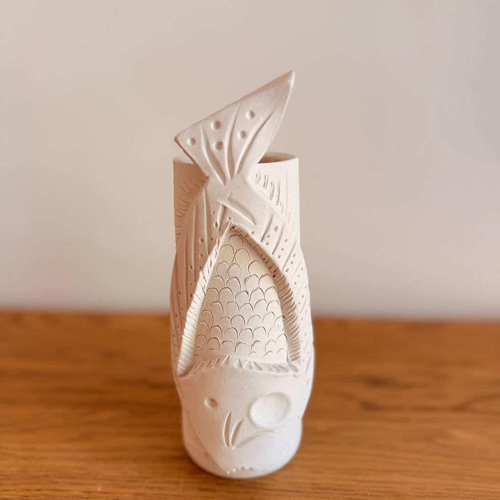 Thumbnail: Vase Tube sculpture Poisson blanc vue de face