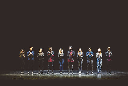 Group-of-young-actors-on-the-stage-59679