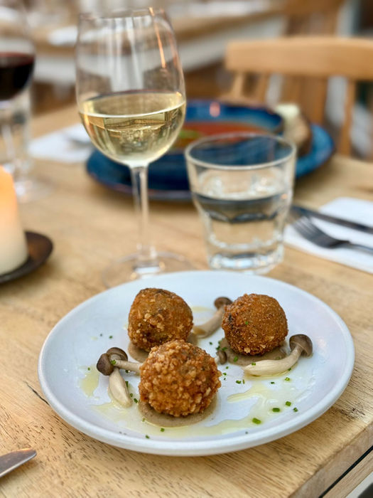 Fried croquettes with mushrooms and white wine