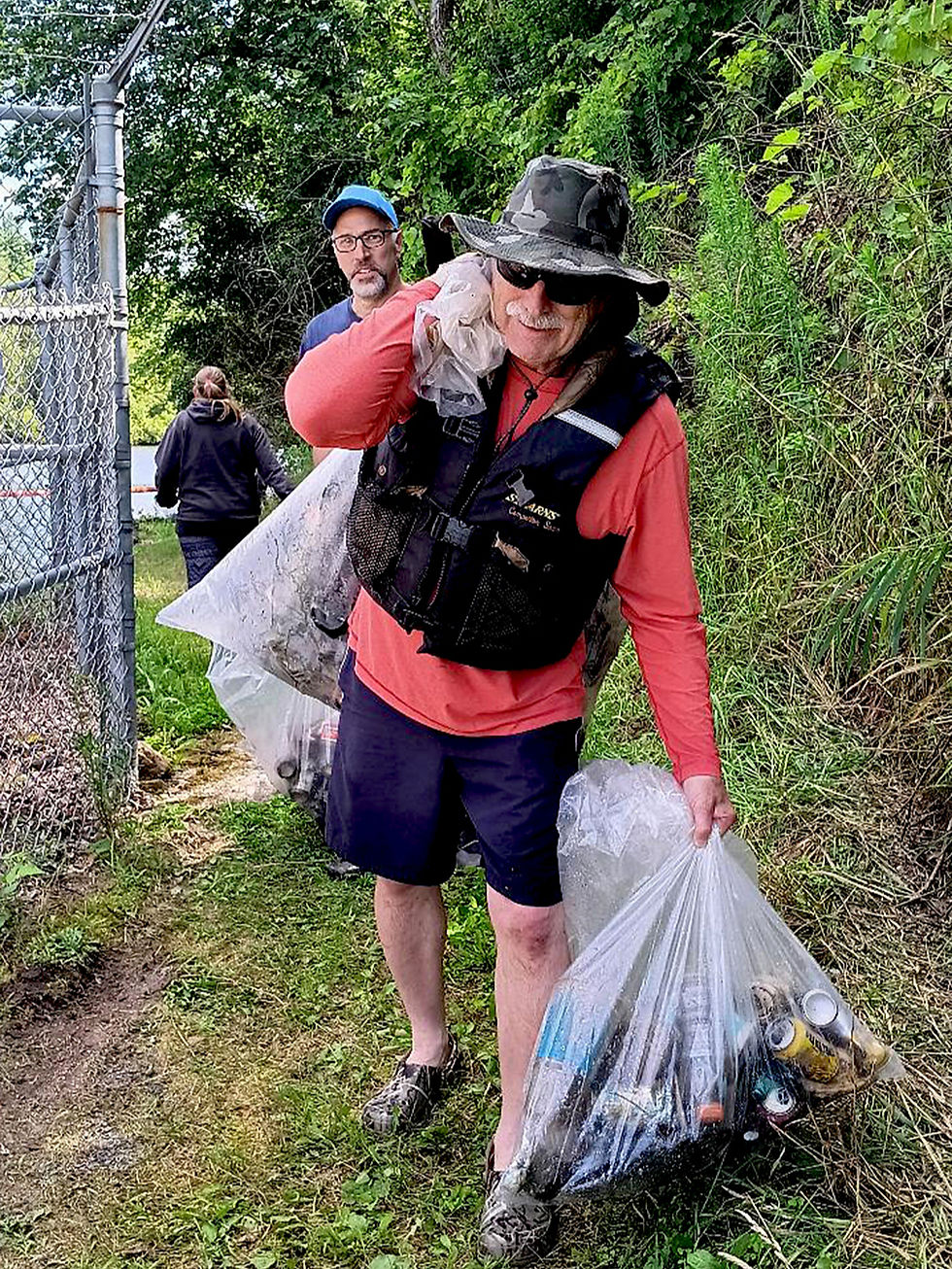 The Somerset Apple River clean-up volunteers, including Paul Wenzel.