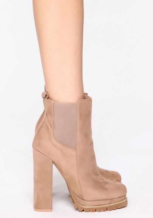 Miniatura: Botines altos de tacón color beige