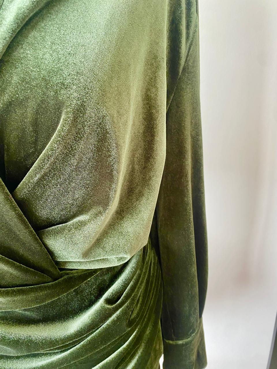 Miniatura: Vestido terciopelo verde manga larga