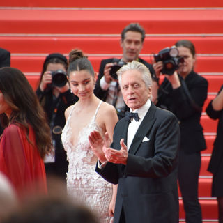 Ambiance tapis rouge au festival de Cannes avec Michael Douglas, Catherine Zeta-Jones et leur fille Carys Zeta Douglas