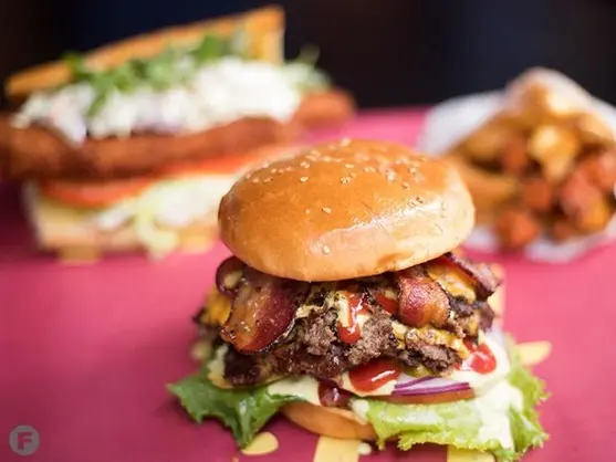Bacon cheeseburger at Hi-Pointe