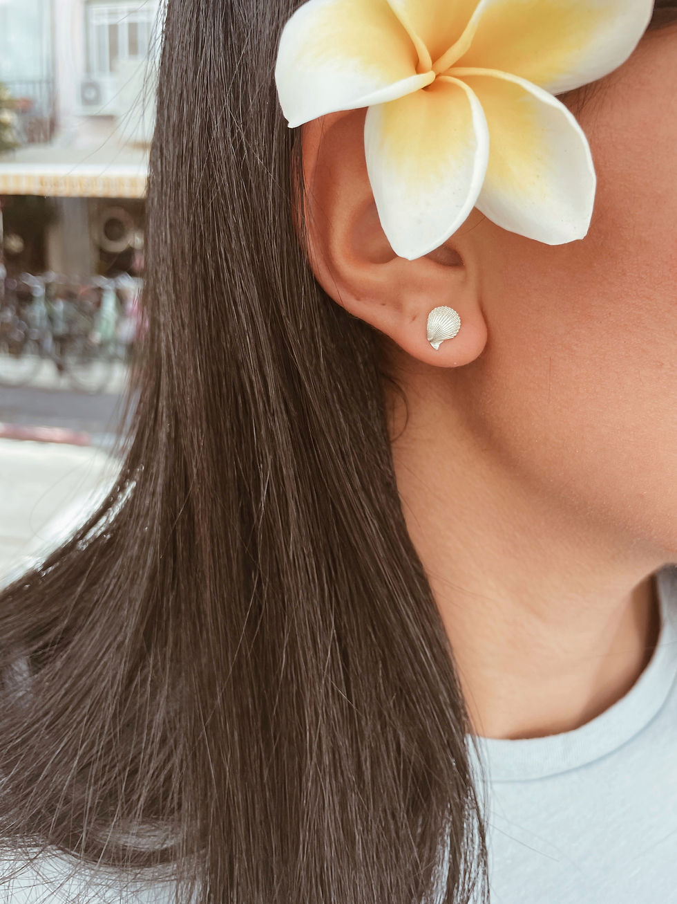 Hana seashell stud earring