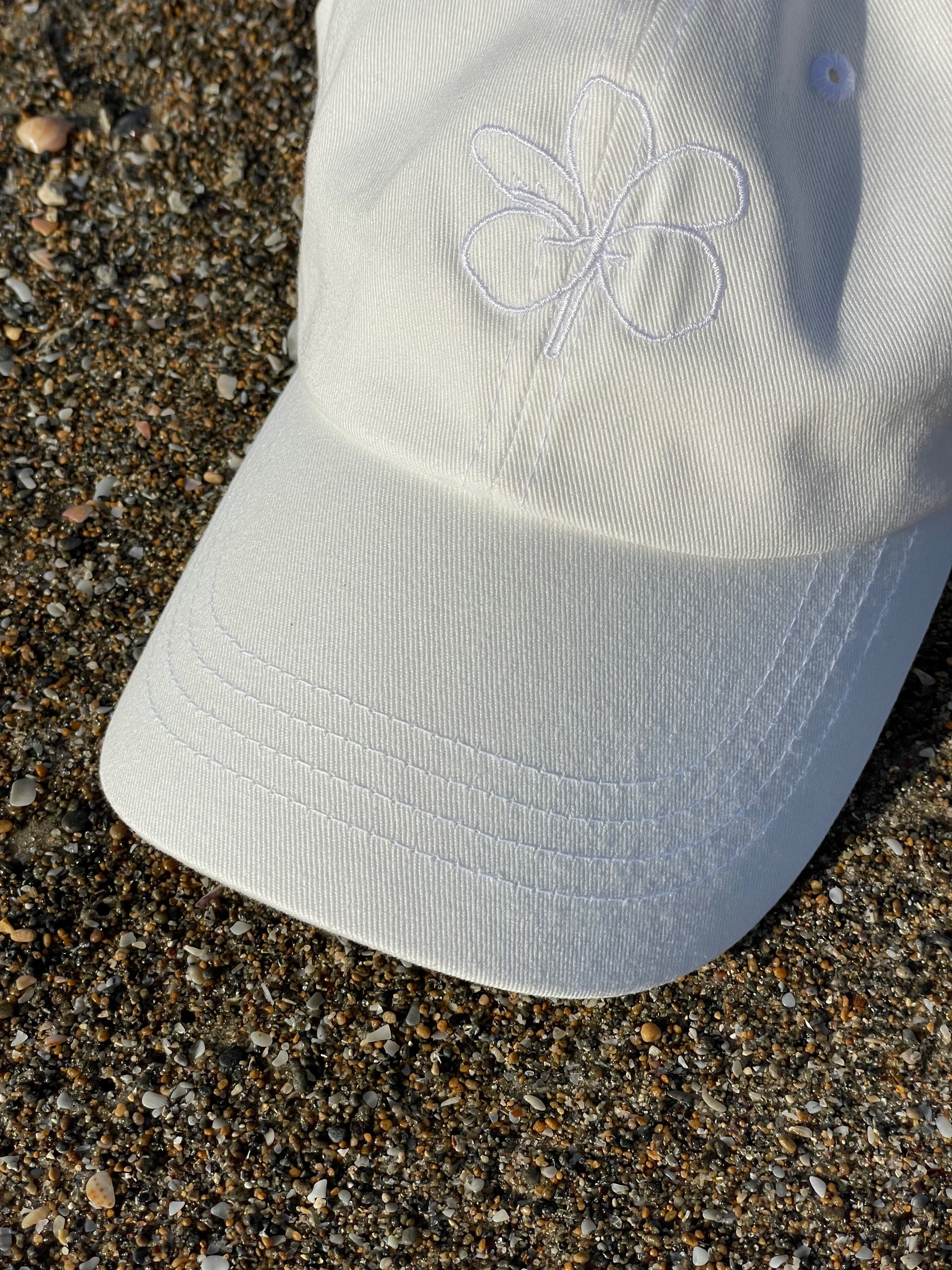 White Baseball cap x White embroidery