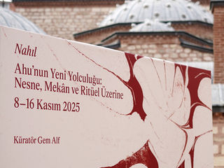 İstanbul tarihi hamamda AHU Studio sergisi.