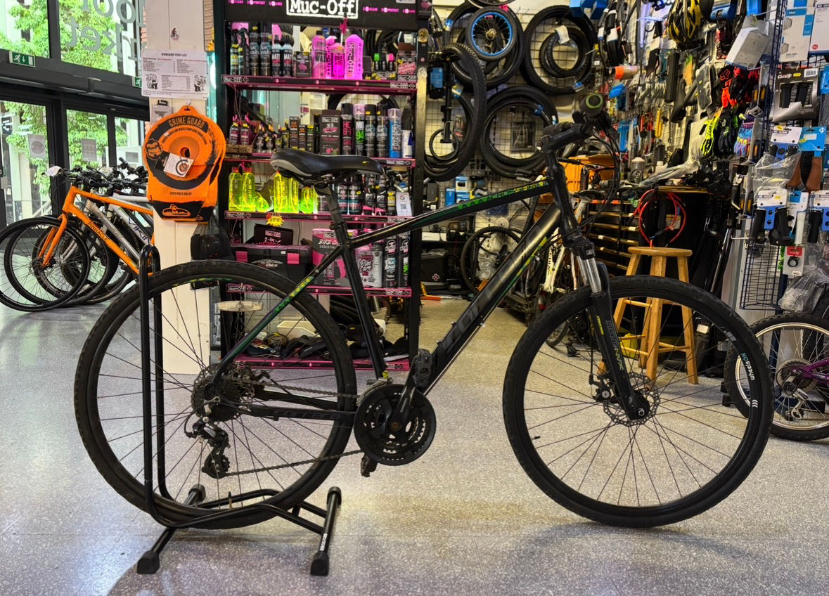 CARRERA Crossfire  28” / 700cc Wheels - Black Green 